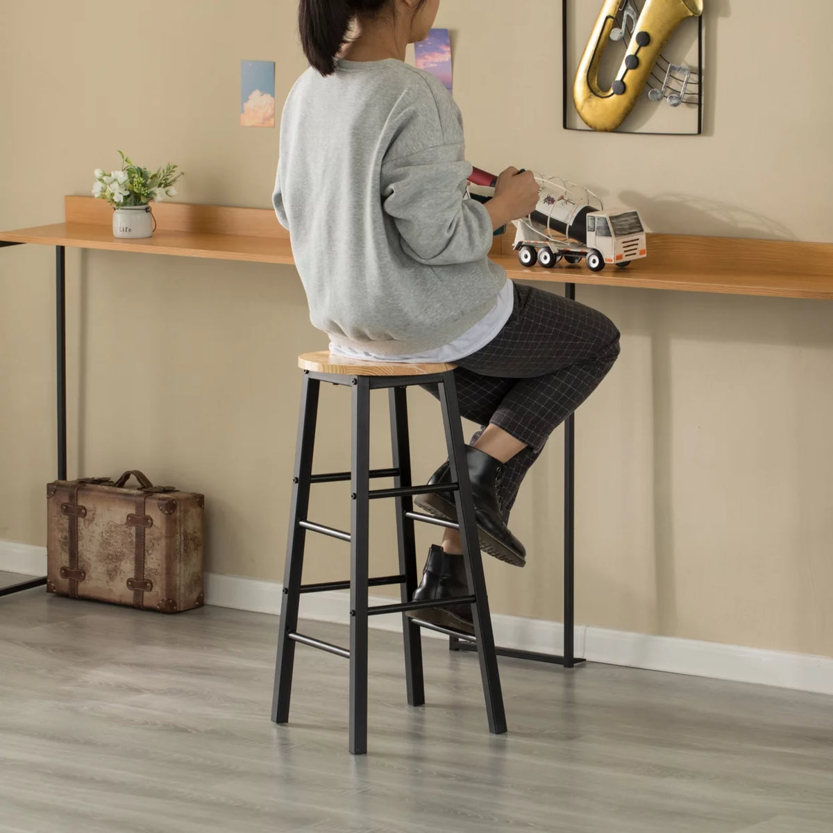 28" High Wooden Round Bar Stool with Footrest S1112