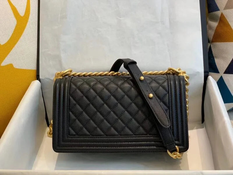 Black Caviar Skin Shoulder Bag B872001