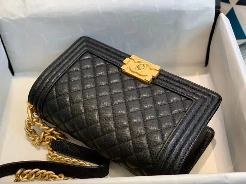Black Caviar Skin Shoulder Bag B872001